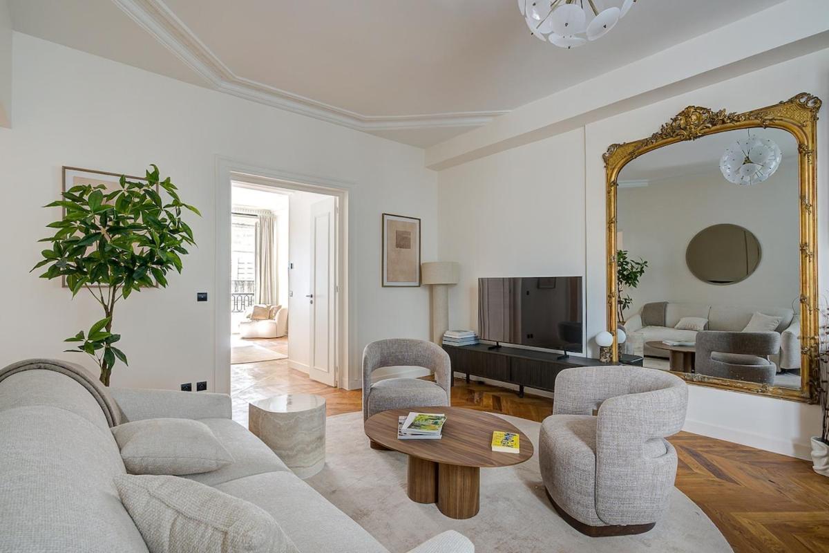 Apartment 3-bedroom Luxurious And Elegant Family Flat - Vendome - With Ac *